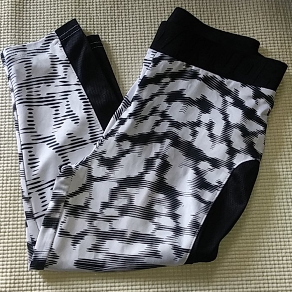 Jordan Other - Jordan Dri- Fit Capri Leggings Size M (girls)